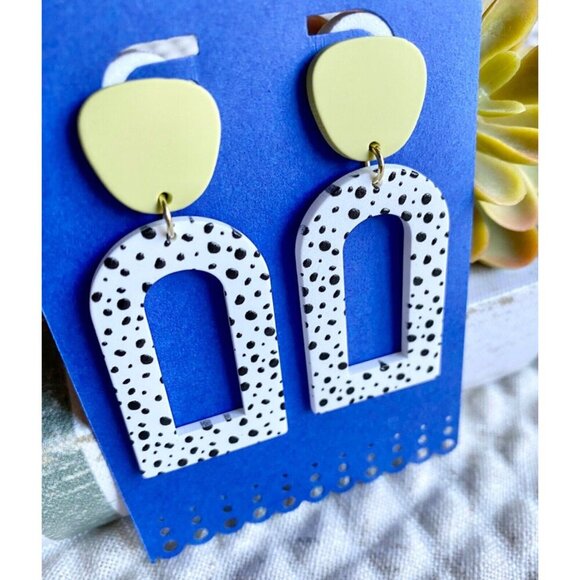 New Green White Black Dalmatian Dot Retro 80s Style Matte Finish Earrings 2.50" - Picture 2 of 5